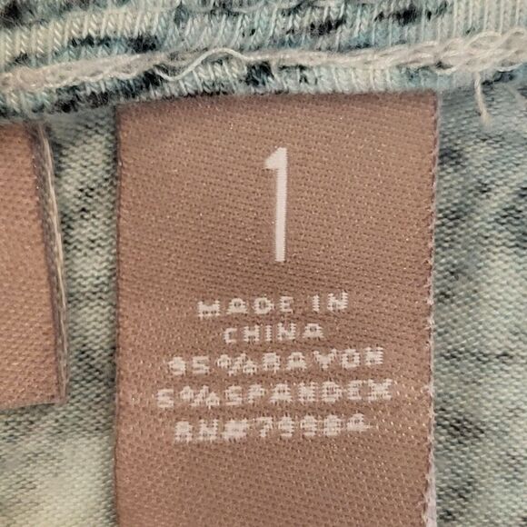 Chico's Size 1 / Medium Multi-Color Paisley Blouse Raglan Sleeves Banded Waist - Picture 3 of 13